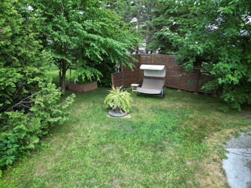 Cour - 381 Av. Caouette, Rouyn-Noranda, QC 