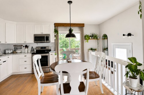 Salle à manger - 381 Av. Caouette, Rouyn-Noranda, QC 