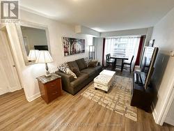 517 - 20 BLUE JAYS WAY Toronto, ON M5V 3W6