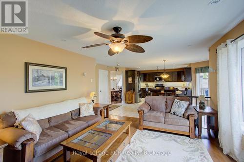 237 Carrol Street, Wellington North (Arthur), ON - Indoor Photo Showing Living Room