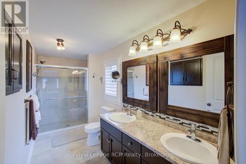 237 Carrol Street, Wellington North (Arthur), ON - Indoor Photo Showing Bathroom