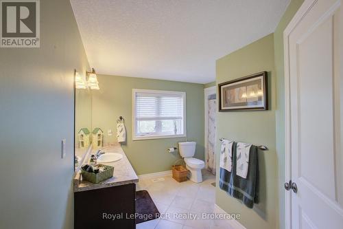 237 Carrol Street, Wellington North (Arthur), ON - Indoor Photo Showing Bathroom