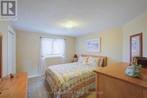 237 Carrol Street, Wellington North (Arthur), ON - Indoor Photo Showing Bedroom