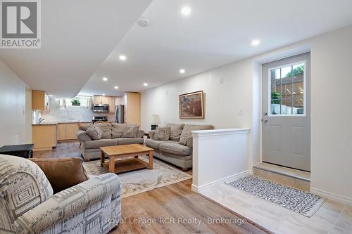 237 Carrol Street, Wellington North (Arthur), ON - Indoor Photo Showing Living Room