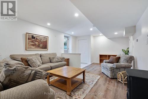 237 Carrol Street, Wellington North (Arthur), ON - Indoor Photo Showing Living Room