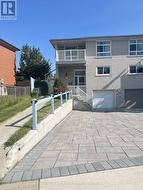 29 TILLPLAIN ROAD Toronto, ON M3H 5R1