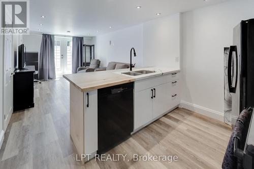 2482 Snowhill Court, Burlington, ON - Indoor Photo Showing Kitchen With Double Sink