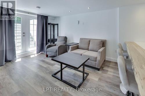 2482 Snowhill Court, Burlington, ON - Indoor Photo Showing Other Room