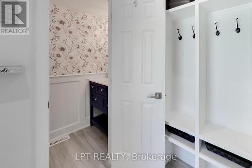 2482 Snowhill Court, Burlington, ON - Indoor Photo Showing Other Room
