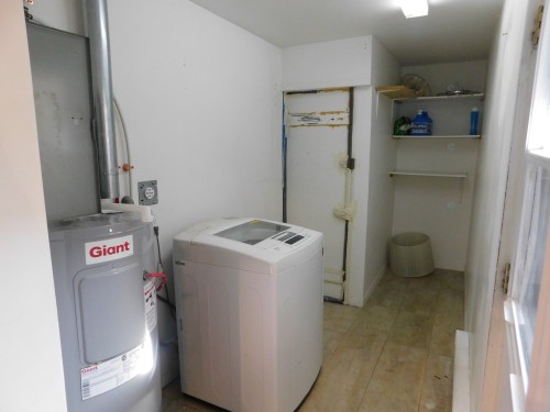 Laundry - 5331 Av. Gatineau, Montréal (Côte-Des-Neiges/Notre-Dame-De-Grâce), QC - Indoor Photo Showing Laundry Room