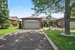 13 WATERTHRUSH CRESCENT  Ottawa, ON K2M 2V2