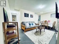 629 BATHURST STREET  Toronto, ON M5S 2R2