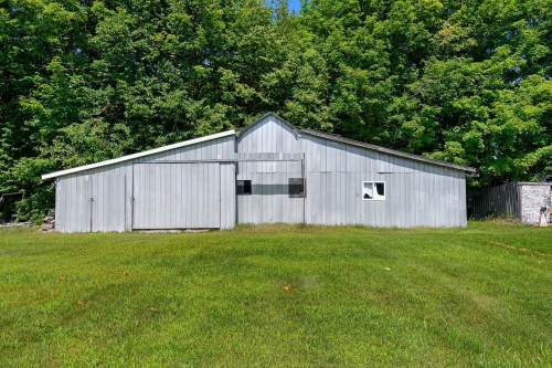 Garage - 99 Route 148, Bristol, QC 