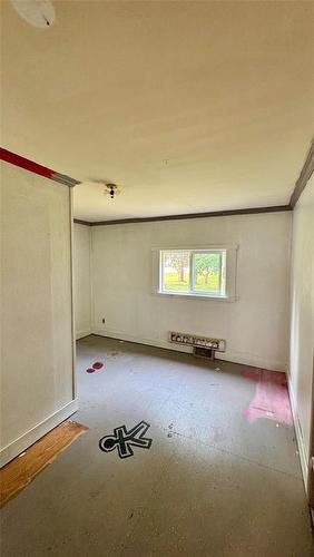 42 Third Avenue E, Oak Lake, MB 
