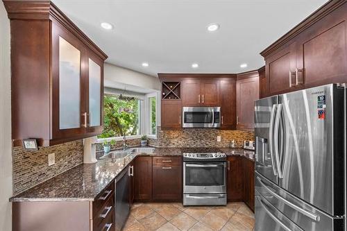 31 Waterside Cove, Winnipeg, MB - Indoor Photo Showing Kitchen With Upgraded Kitchen