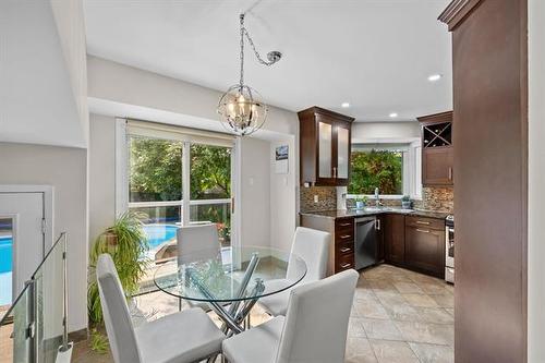 31 Waterside Cove, Winnipeg, MB - Indoor Photo Showing Dining Room