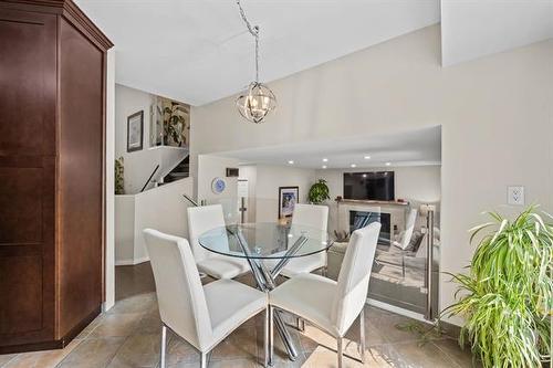 31 Waterside Cove, Winnipeg, MB - Indoor Photo Showing Dining Room