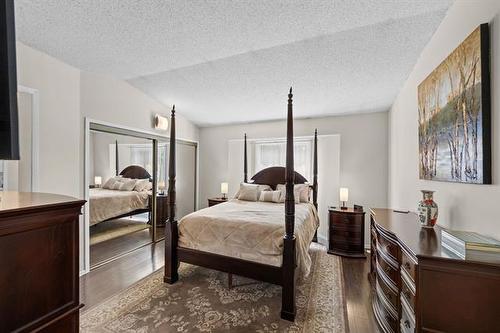 31 Waterside Cove, Winnipeg, MB - Indoor Photo Showing Bedroom