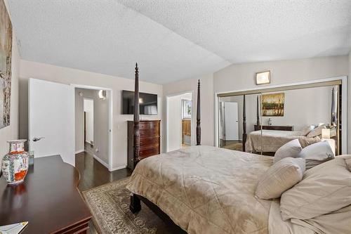 31 Waterside Cove, Winnipeg, MB - Indoor Photo Showing Bedroom