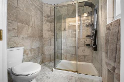 31 Waterside Cove, Winnipeg, MB - Indoor Photo Showing Bathroom