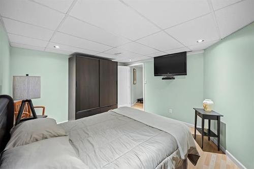 31 Waterside Cove, Winnipeg, MB - Indoor Photo Showing Bedroom