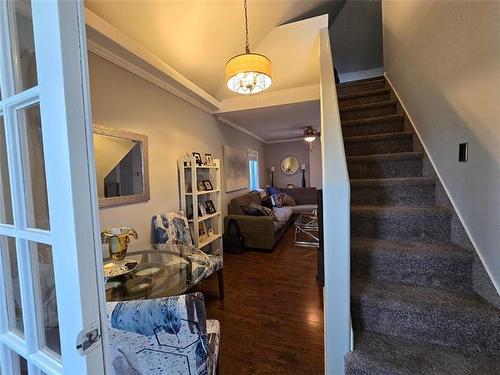 239 Belmont Ave, Winnipeg, MB - Indoor Photo Showing Other Room
