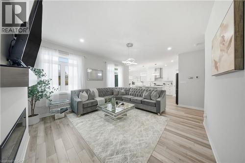 89 Acorn Trail, St. Thomas, ON - Indoor Photo Showing Living Room