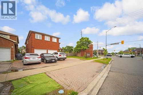 692 Huntington Ridge Drive, Mississauga, ON - Outdoor