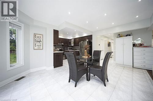 692 Huntington Ridge Drive, Mississauga, ON - Indoor Photo Showing Dining Room