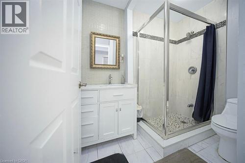 692 Huntington Ridge Drive, Mississauga, ON - Indoor Photo Showing Bathroom