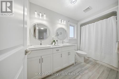89 Acorn Trail, St. Thomas, ON - Indoor Photo Showing Bathroom