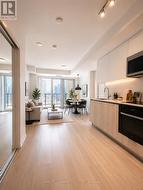 1017 - 400 KING STREET W  Toronto, ON M5V 0X8