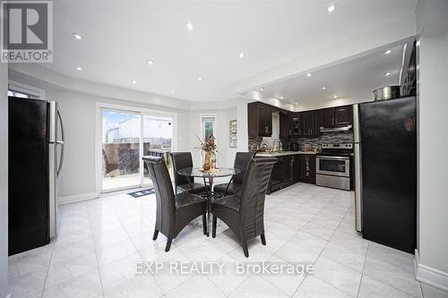 692 Huntington Ridge Drive, Mississauga, ON - Indoor Photo Showing Dining Room