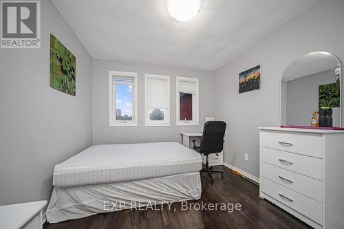 692 Huntington Ridge Drive, Mississauga, ON - Indoor Photo Showing Bedroom