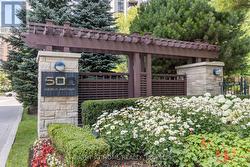TH1 - 500 DORIS AVENUE  Toronto, ON M2N 0C1