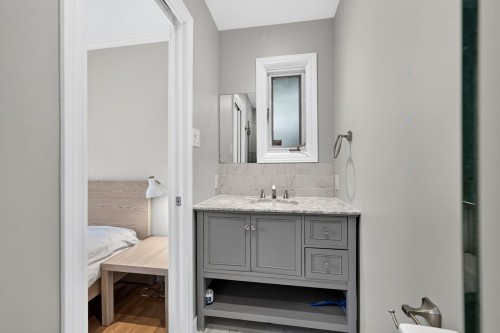 Salle de bains - 519 Boul. Beaconsfield, Beaconsfield, QC - Indoor Photo Showing Bathroom
