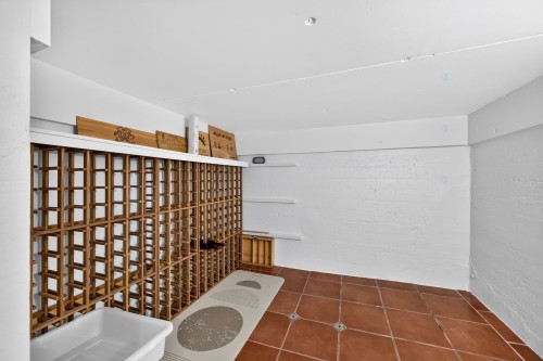 Cave/Chambre froide - 519 Boul. Beaconsfield, Beaconsfield, QC - Indoor Photo Showing Bathroom
