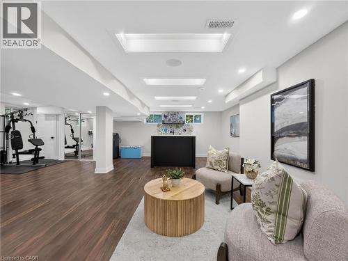 5178 Hunter Drive, Burlington, ON - Indoor