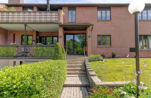 1594 Rue Fortier  Saint-Bruno-De-Montarville, QC J3V 6A5