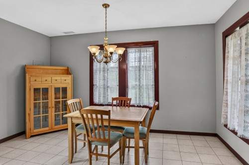 Cuisine - 1190 Rue Principale, Batiscan, QC - Indoor Photo Showing Dining Room