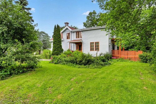 Cour - 1190 Rue Principale, Batiscan, QC - Outdoor