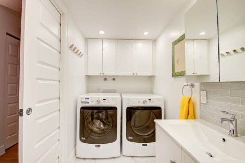 Salle de lavage - 307-8 Rue Riverside, Saint-Lambert, QC - Indoor Photo Showing Laundry Room