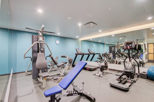 Salle d'exercice - 307-8 Rue Riverside, Saint-Lambert, QC - Indoor Photo Showing Gym Room