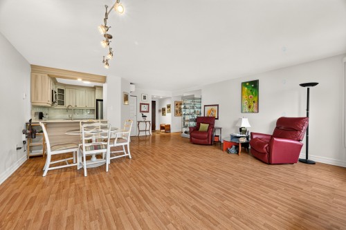 Salon - 307-8 Rue Riverside, Saint-Lambert, QC - Indoor Photo Showing Other Room