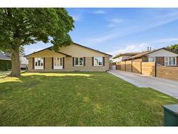 48 YORK Crescent  Sarnia, ON N7S 4L4