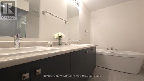 2970 Gatestone Path, Pickering, ON - Indoor Photo Showing Bathroom