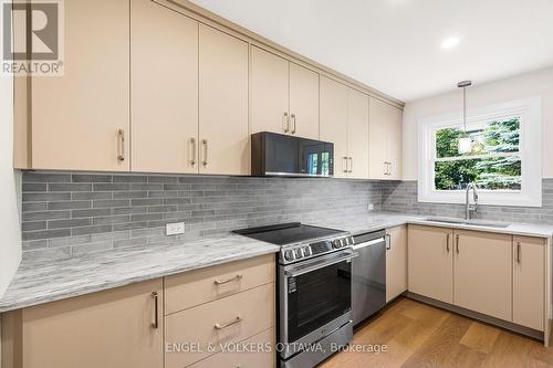 New Kitchen - 581 Windermere Avenue, Ottawa, ON - Indoor Photo Showing Kitchen With Upgraded Kitchen