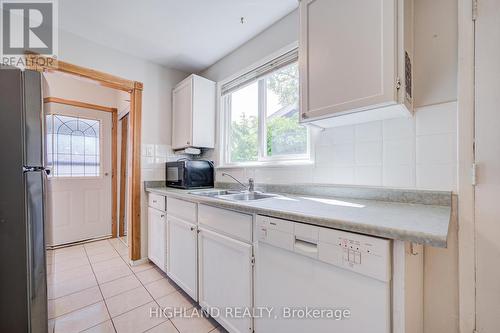 2075 South Millway, Mississauga, ON - Indoor Photo Showing Kitchen With Double Sink