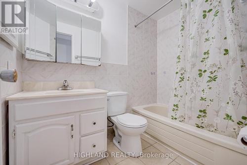 2075 South Millway, Mississauga, ON - Indoor Photo Showing Bathroom