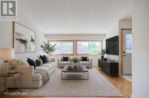 2075 South Millway, Mississauga, ON - Indoor Photo Showing Living Room